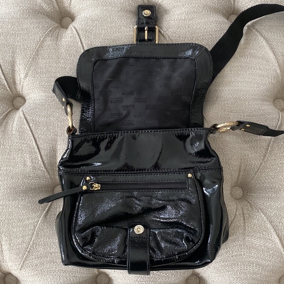 MICHAEL KORS Black Patent Leather Saddle Style Bag with gold accents - Picture 9 of 11